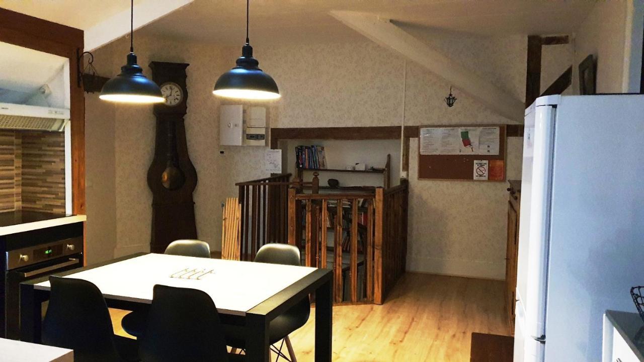 Holiday home Gite 3 Du Chateau De Feschaux Villeneuve-sous-Pymont